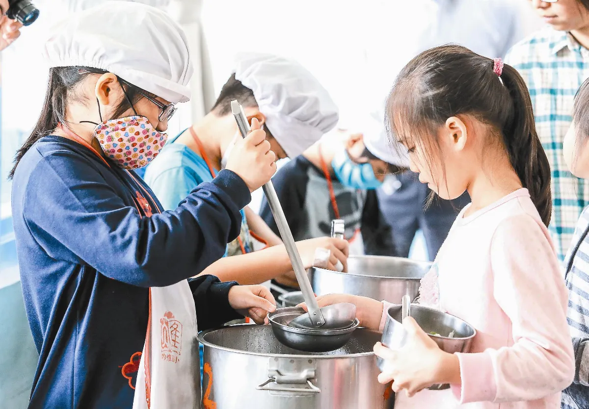 禁基改、不漲價 營養午餐沒水果