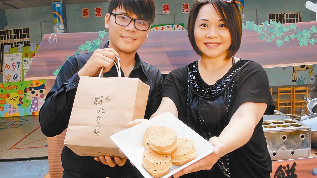 路邊攤紅豆餅 擠身百貨美食