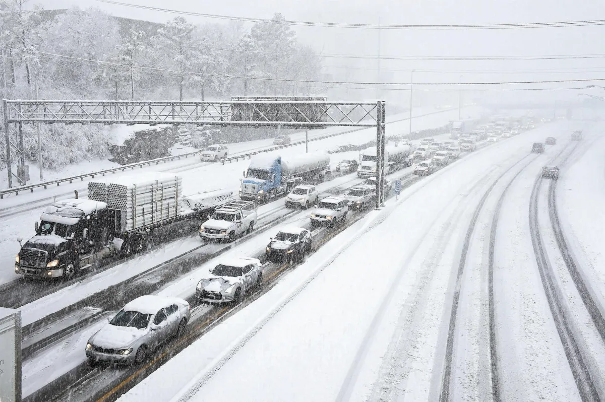 已知至少10死 大雪怪襲美東 7600航班取消
