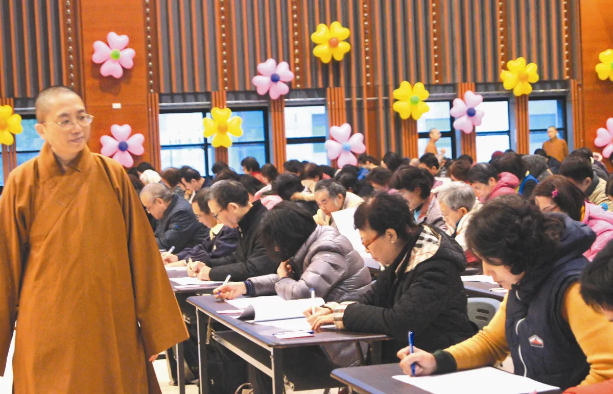 南區佛學會考 盲友應試顯道心