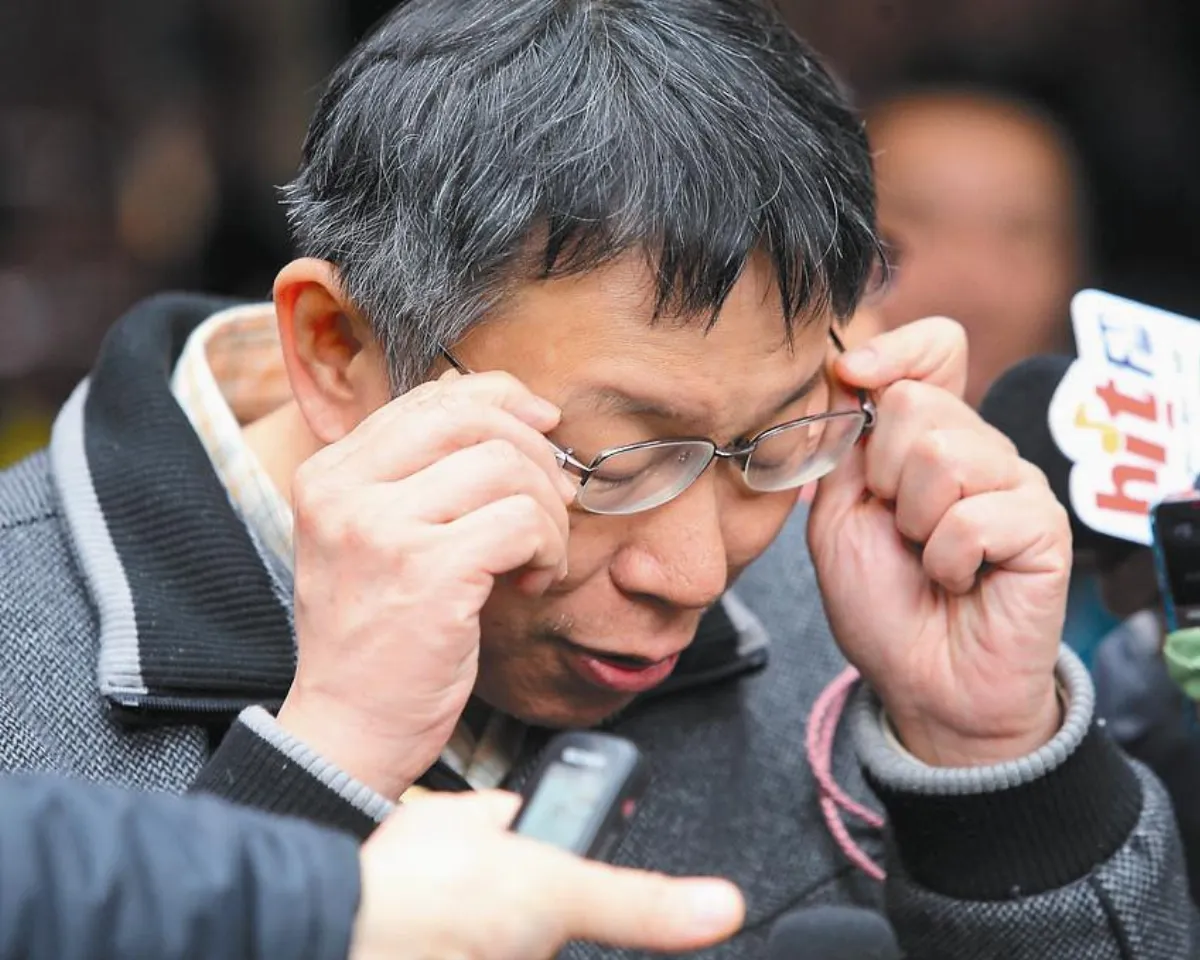 滿意度首度破5成 路上塞塞塞 柯P民調跌跌跌