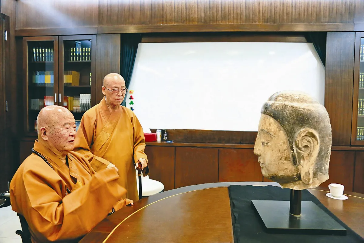 佛首來台大事記