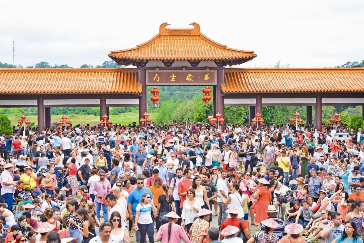 巴西也瘋元宵 萬人蜂聚如來寺