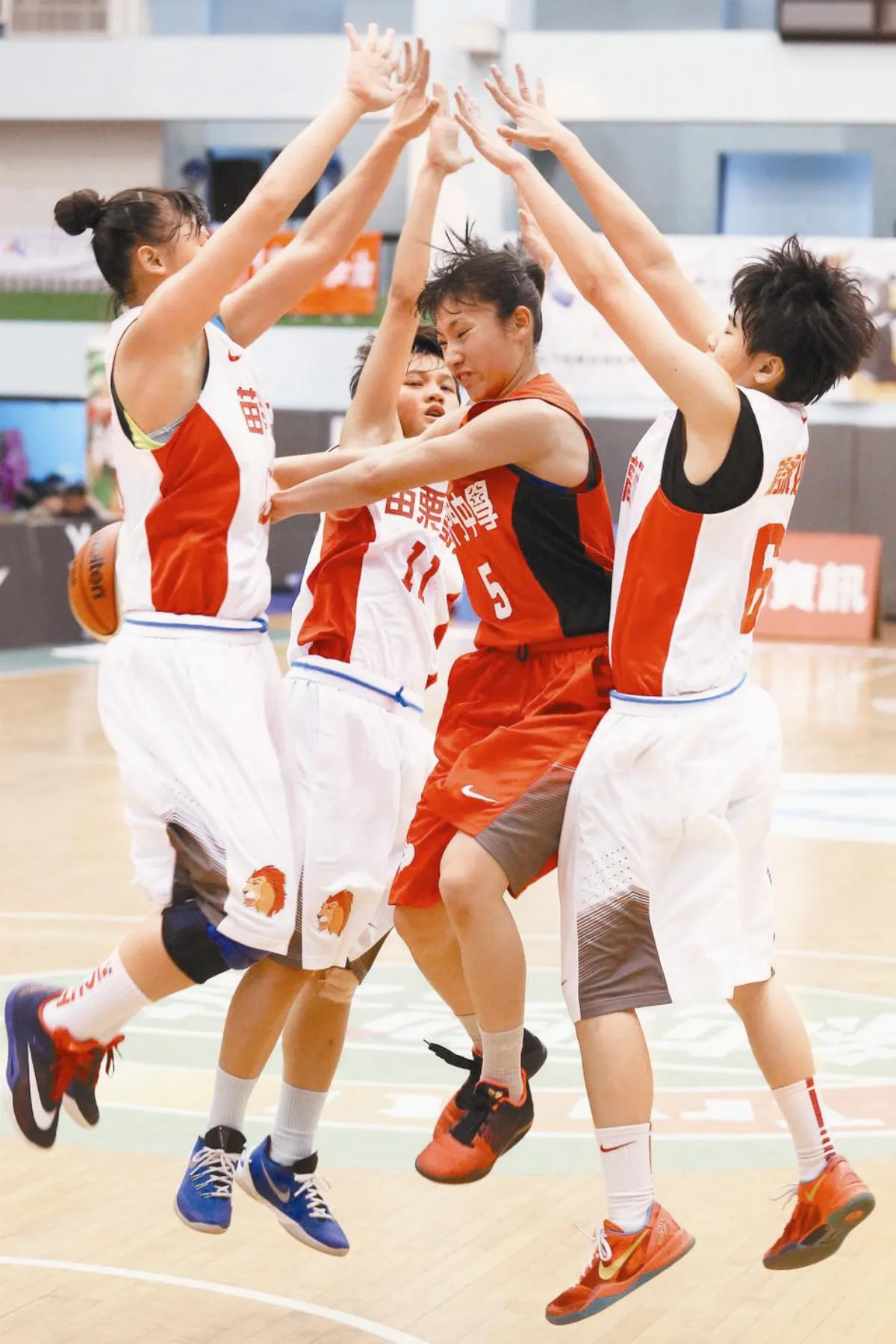 HBL 普門 率先5勝晉4強