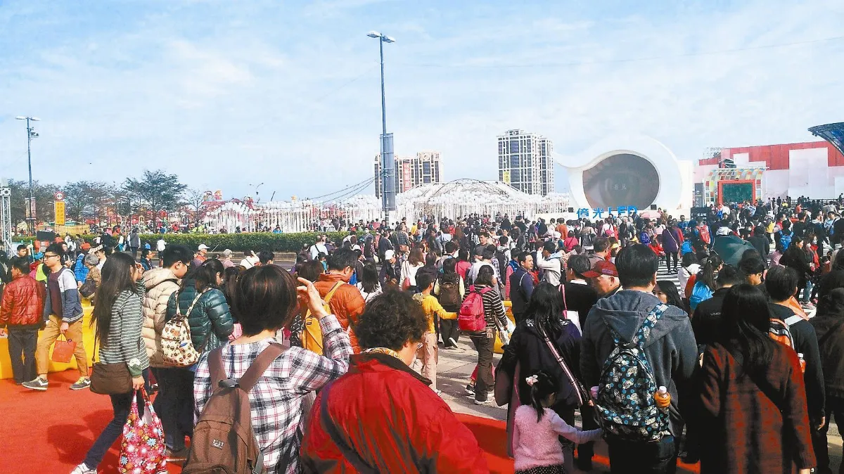 300萬 人潮塞爆台灣燈會