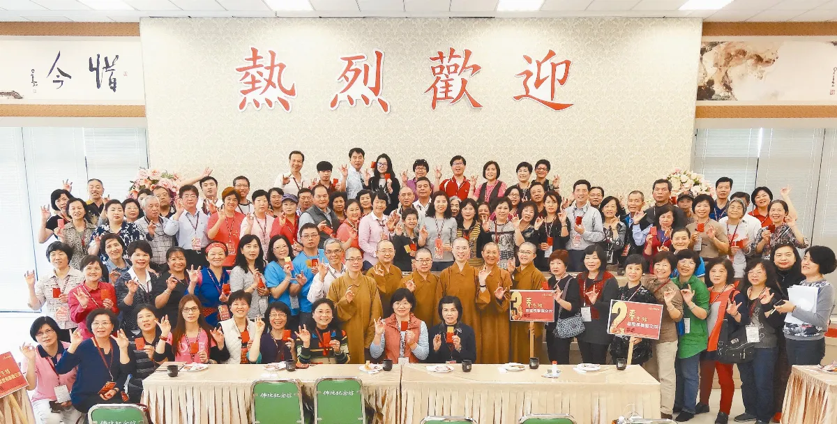 北市120里長伯 春遊佛光山