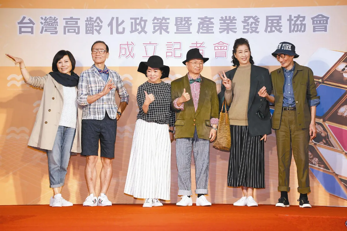 銀髮麻豆 秀葡文跳佛朗明哥
