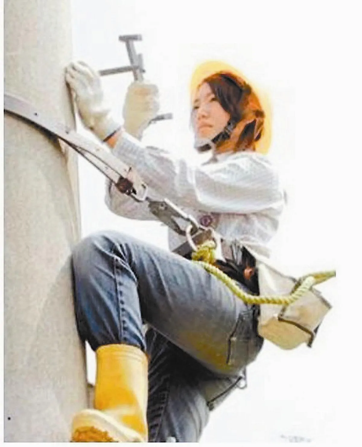 不做行員  林郁珮 勇攀電桿女漢子