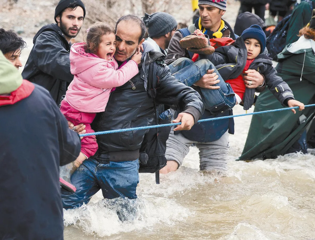 上千難民 希臘渡河闖關馬其頓