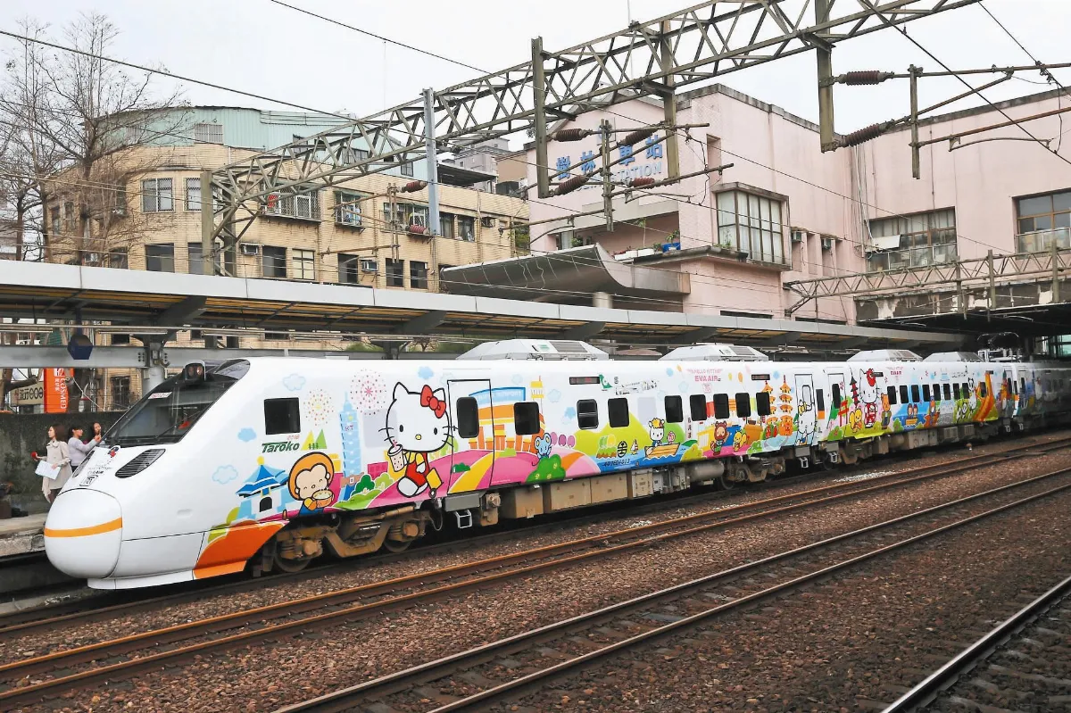台鐵Kitty列車上路 萌翻