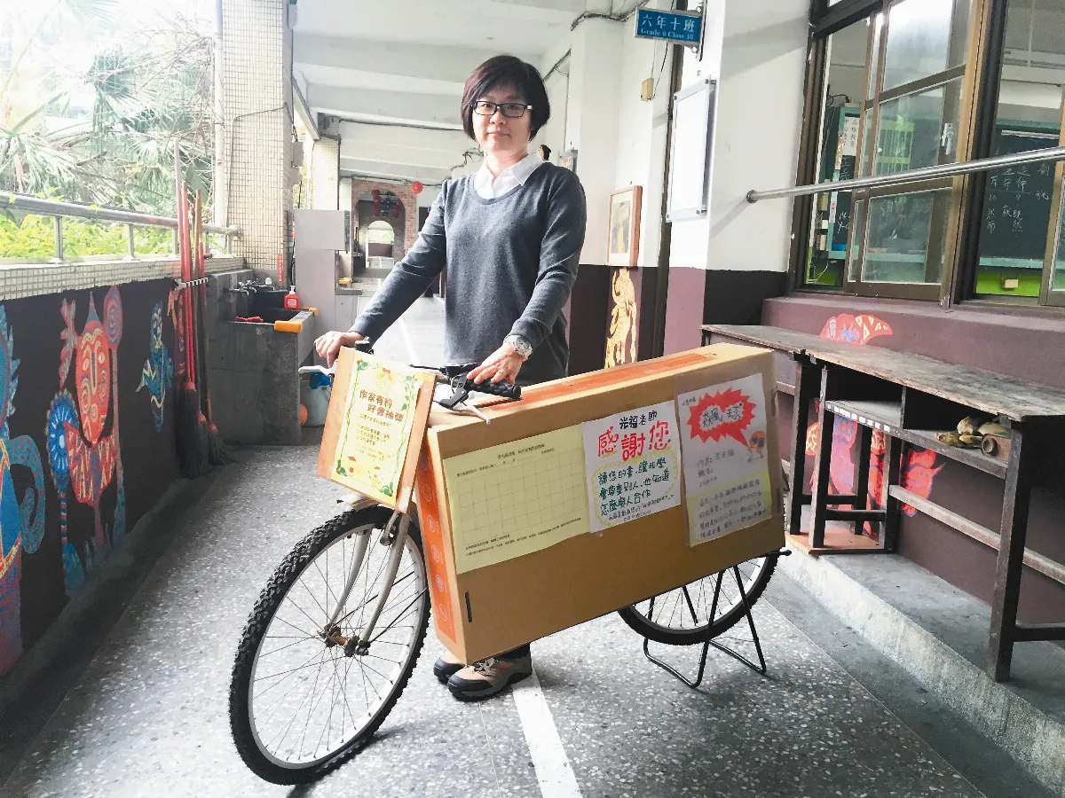 自製行動書車 騎進班級推閱讀