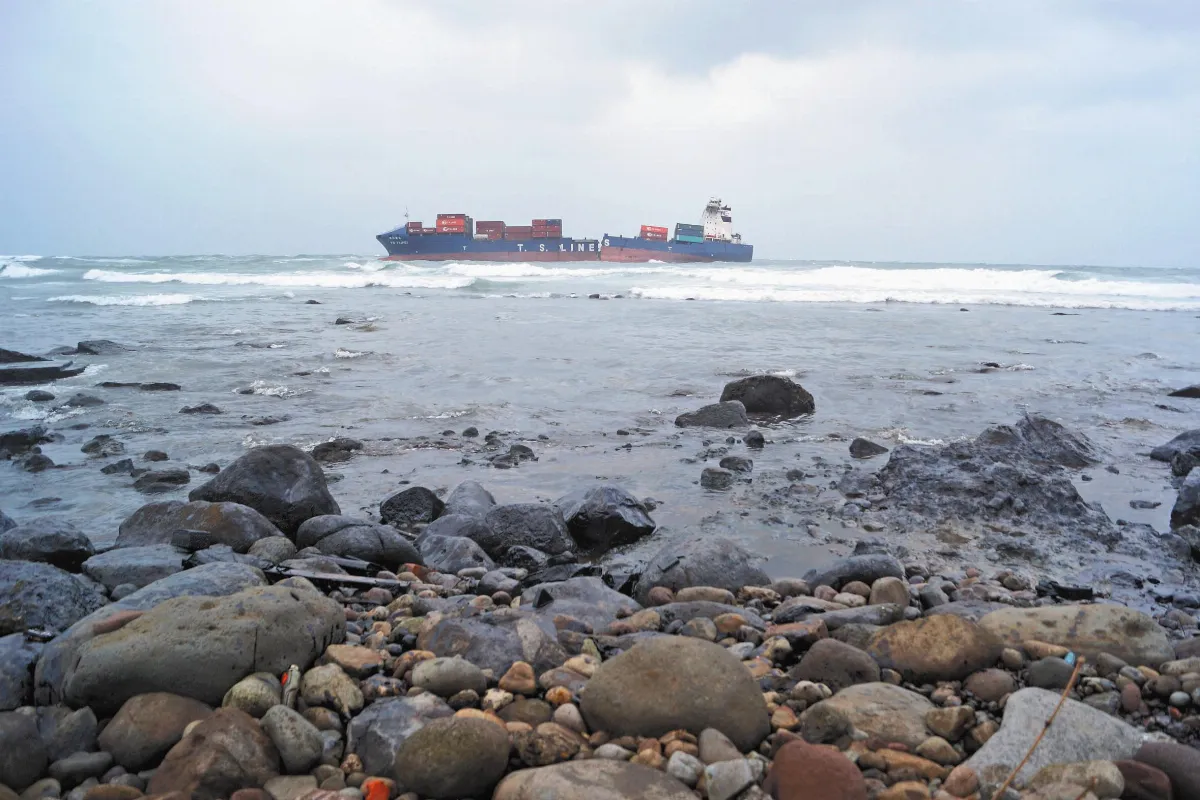 德翔台北斷裂 抹黑海岸線