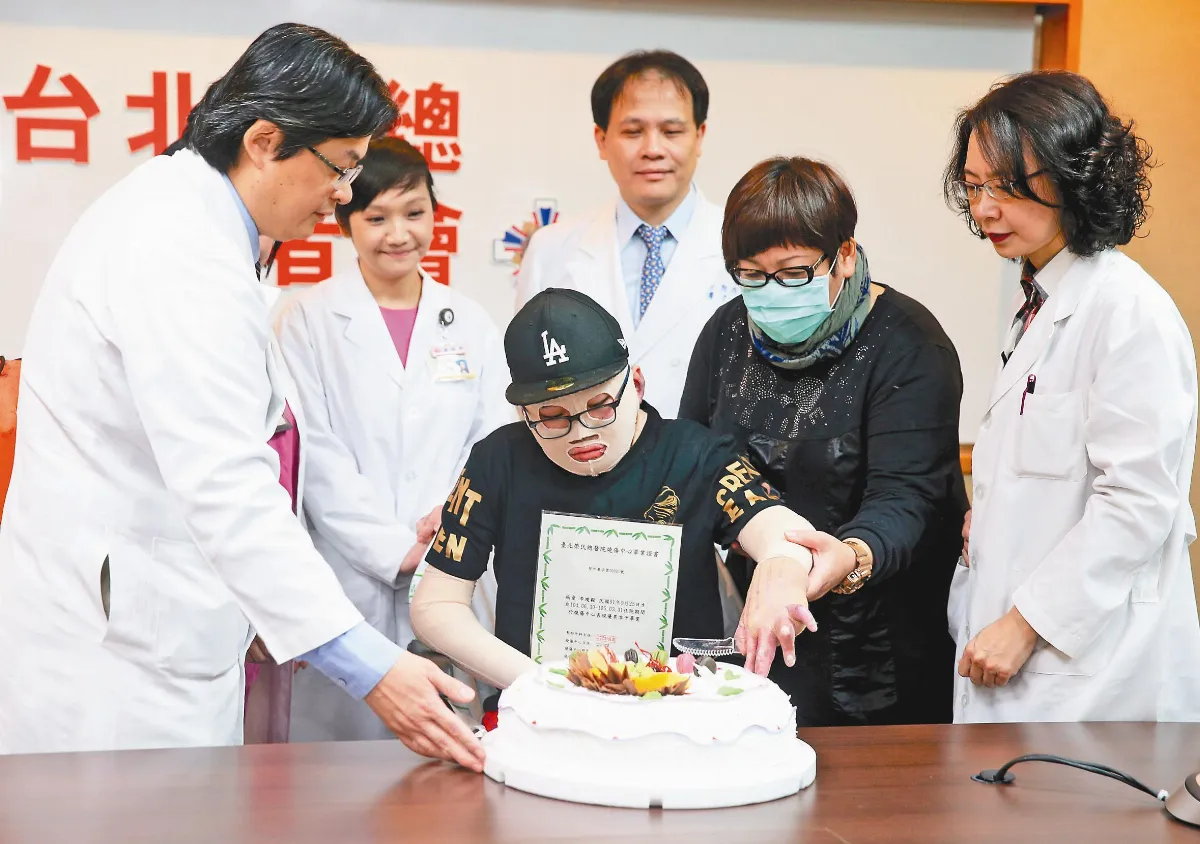 塵爆最小傷者 李小弟轉大人出院