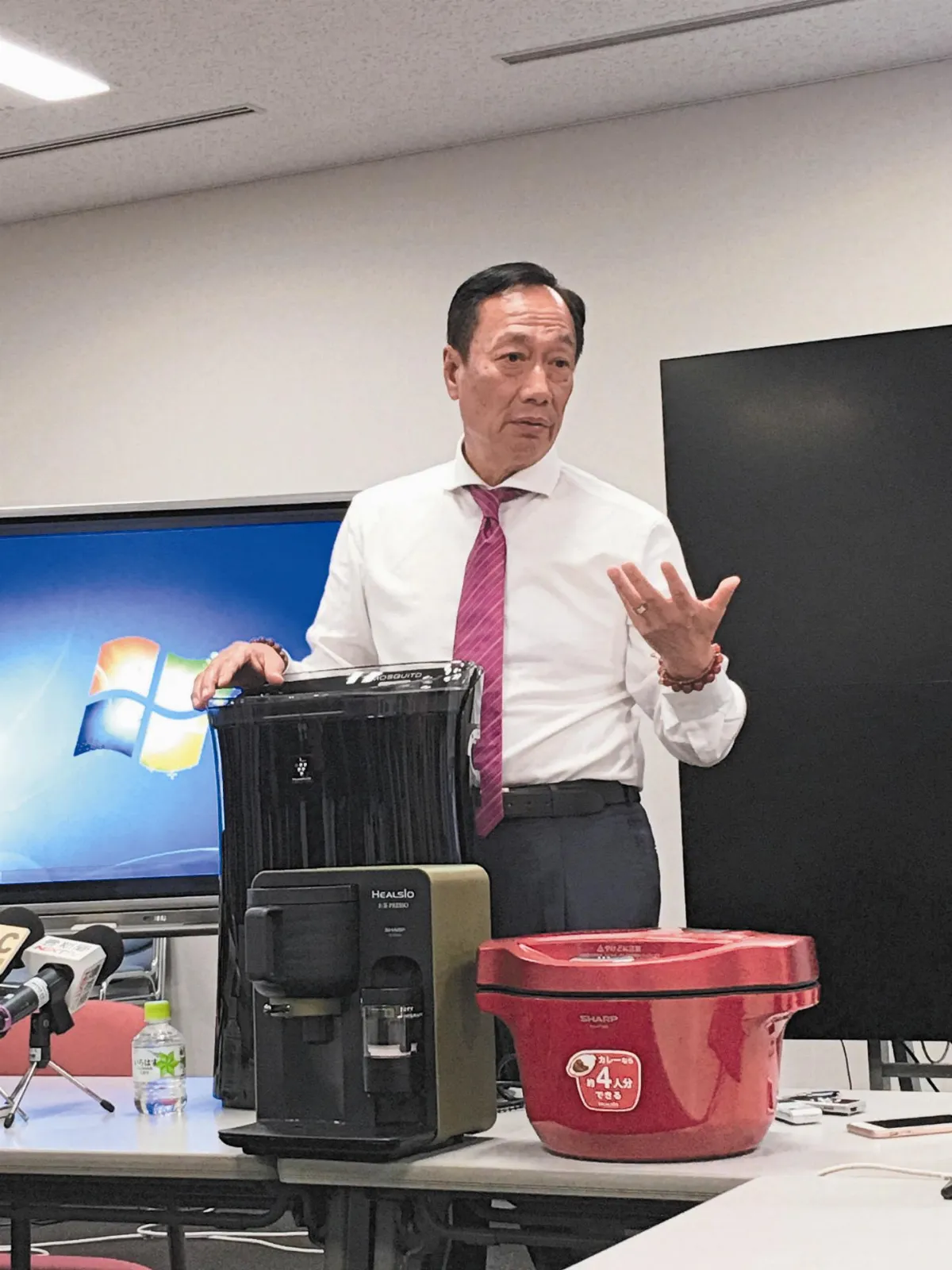 夏普產品 郭豪語：1年增10倍