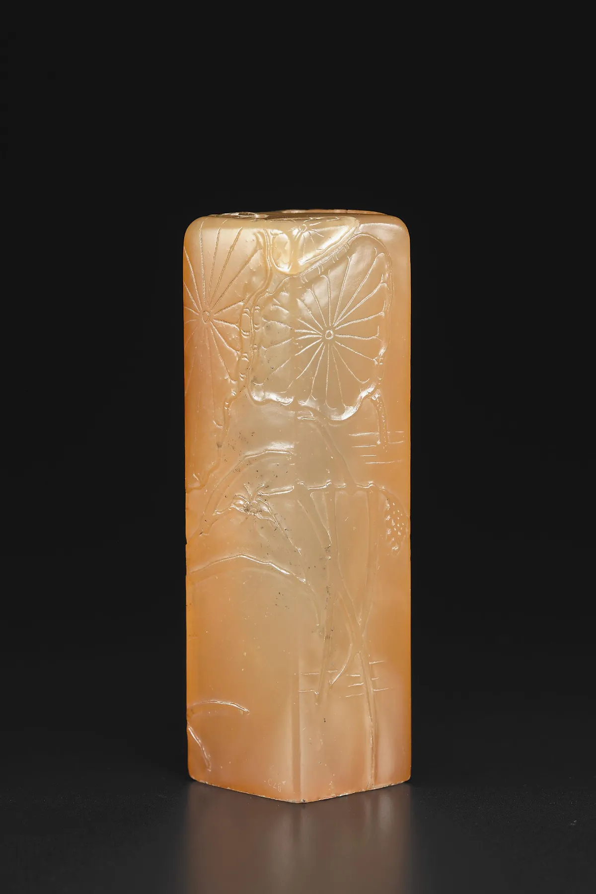 【清卿薄意】 荷花薄意隨形章