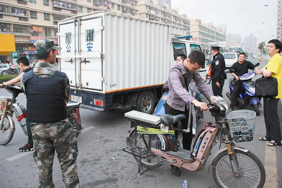 大陸社會觀察 禁摩限電開鍘 深圳快遞業出現離職潮