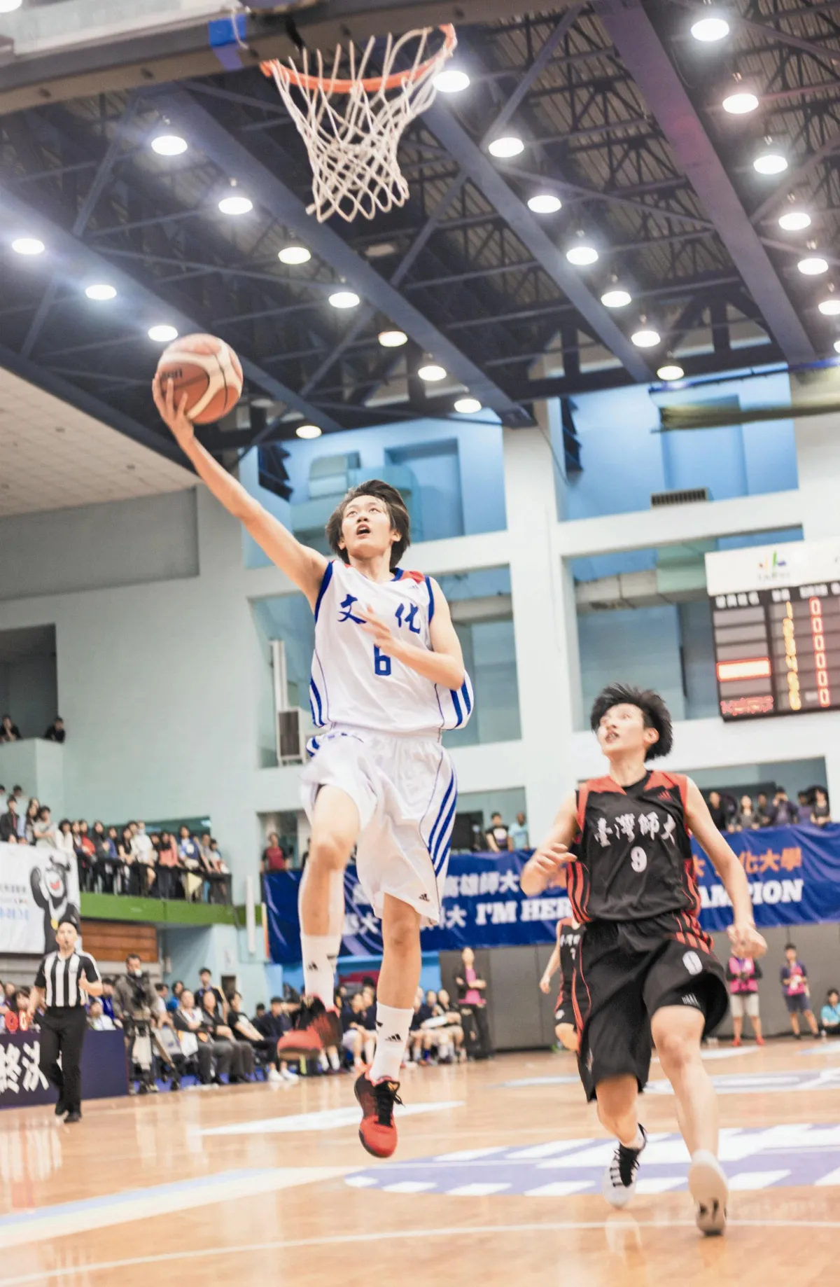 UBA 醒吾封王 文化衛冕后座
