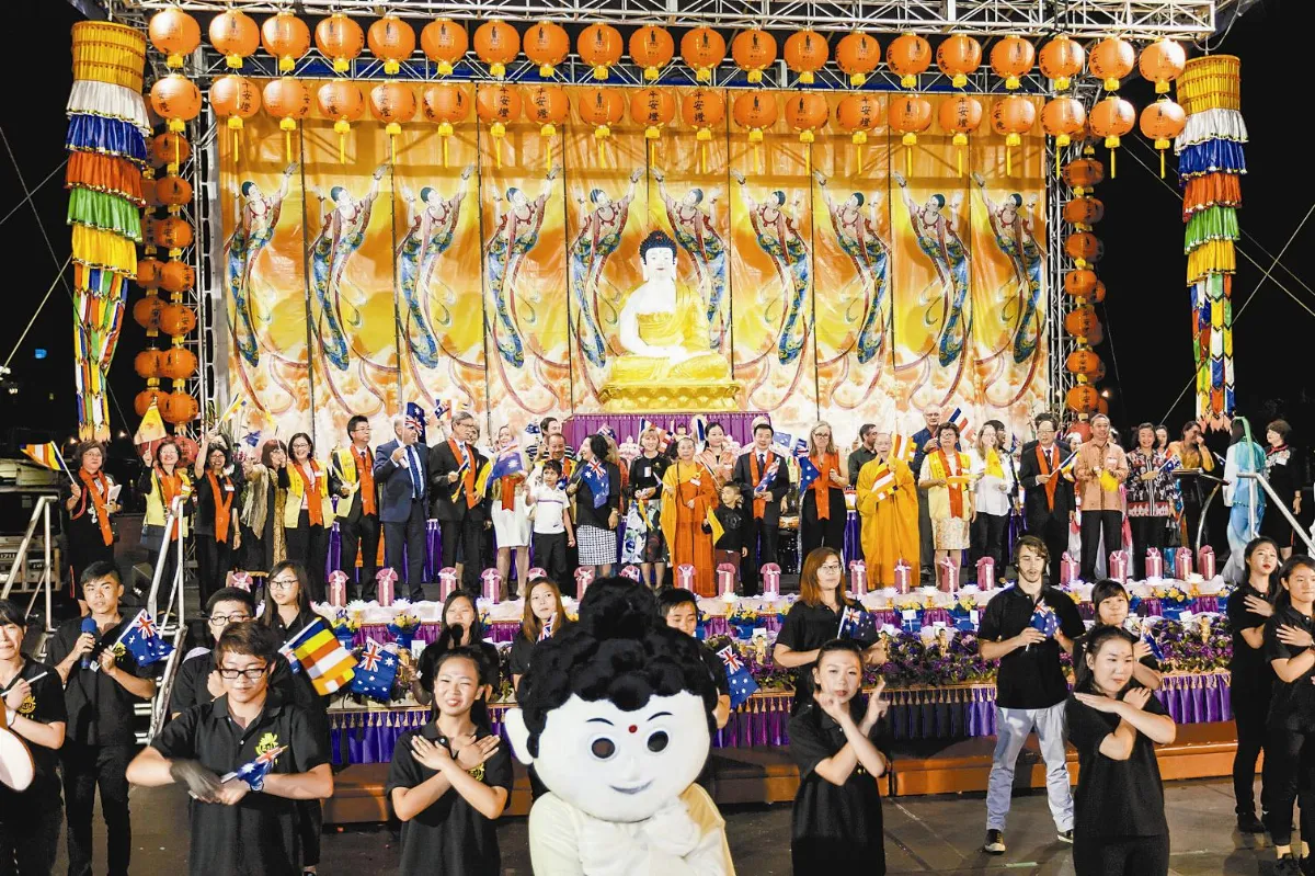 西澳慶佛誕 多宗教祝禱和平