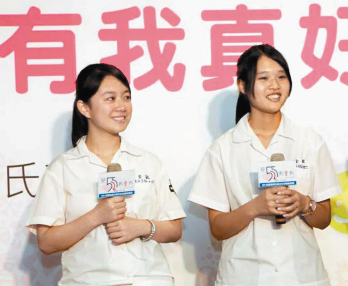喜歡自己高中生 9成對鏡微笑