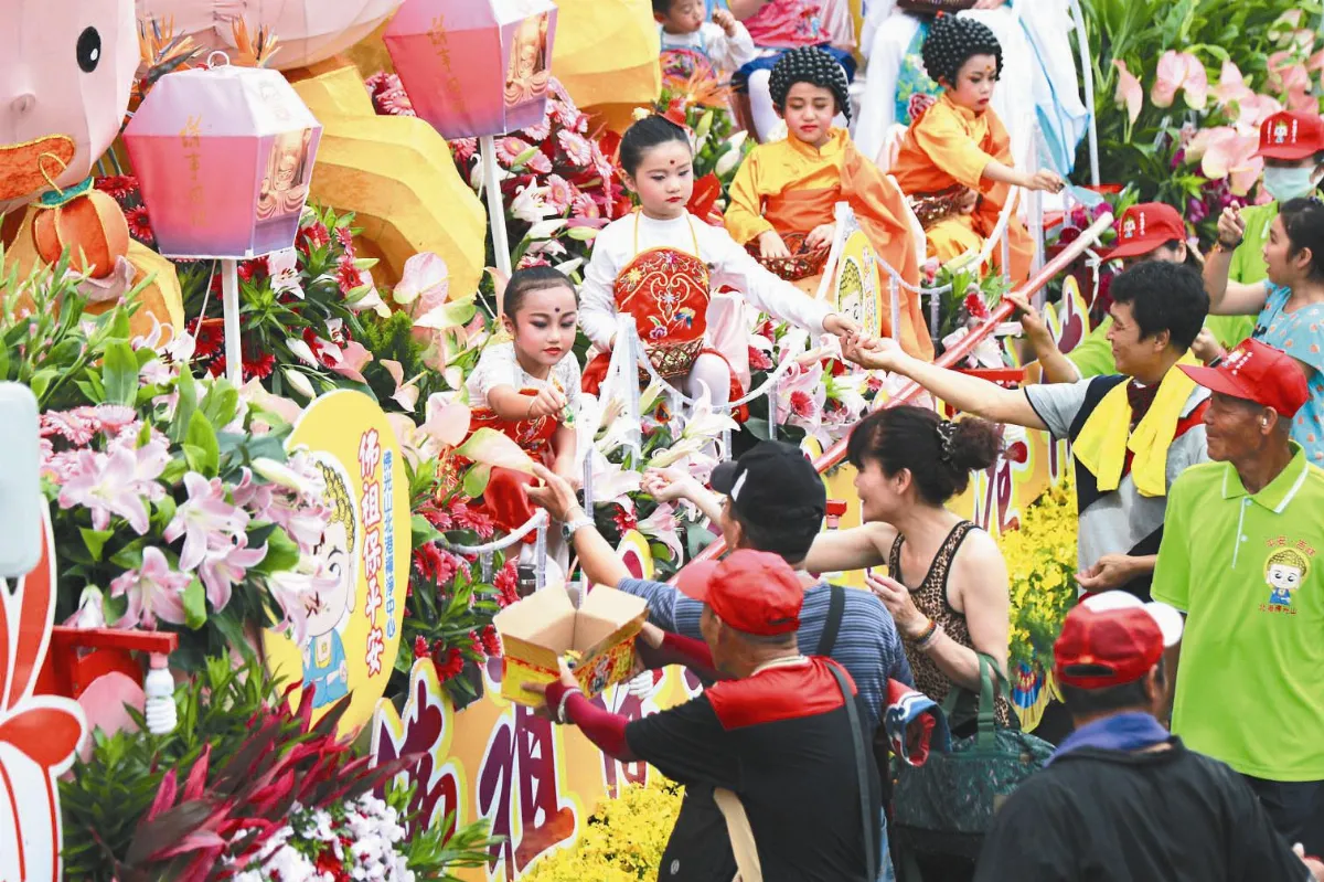 北港藝閣遊行 佛祖花車遶境