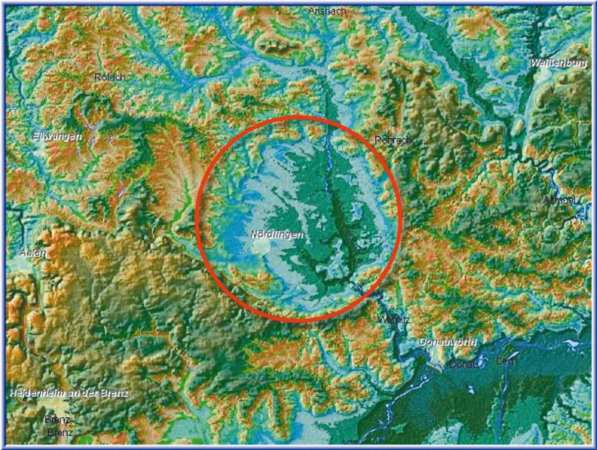 隕石撞地球 村民生活在窟窿上