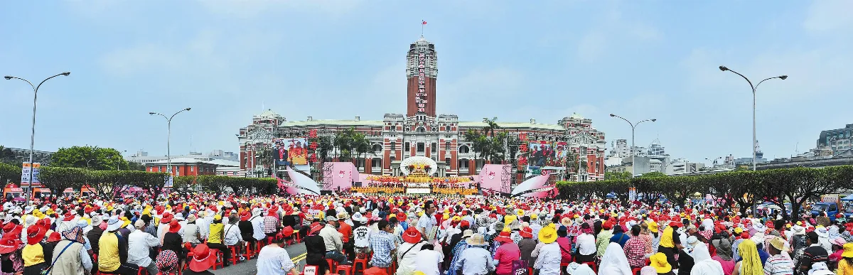 爭取國定佛誕 凱道同慶母恩