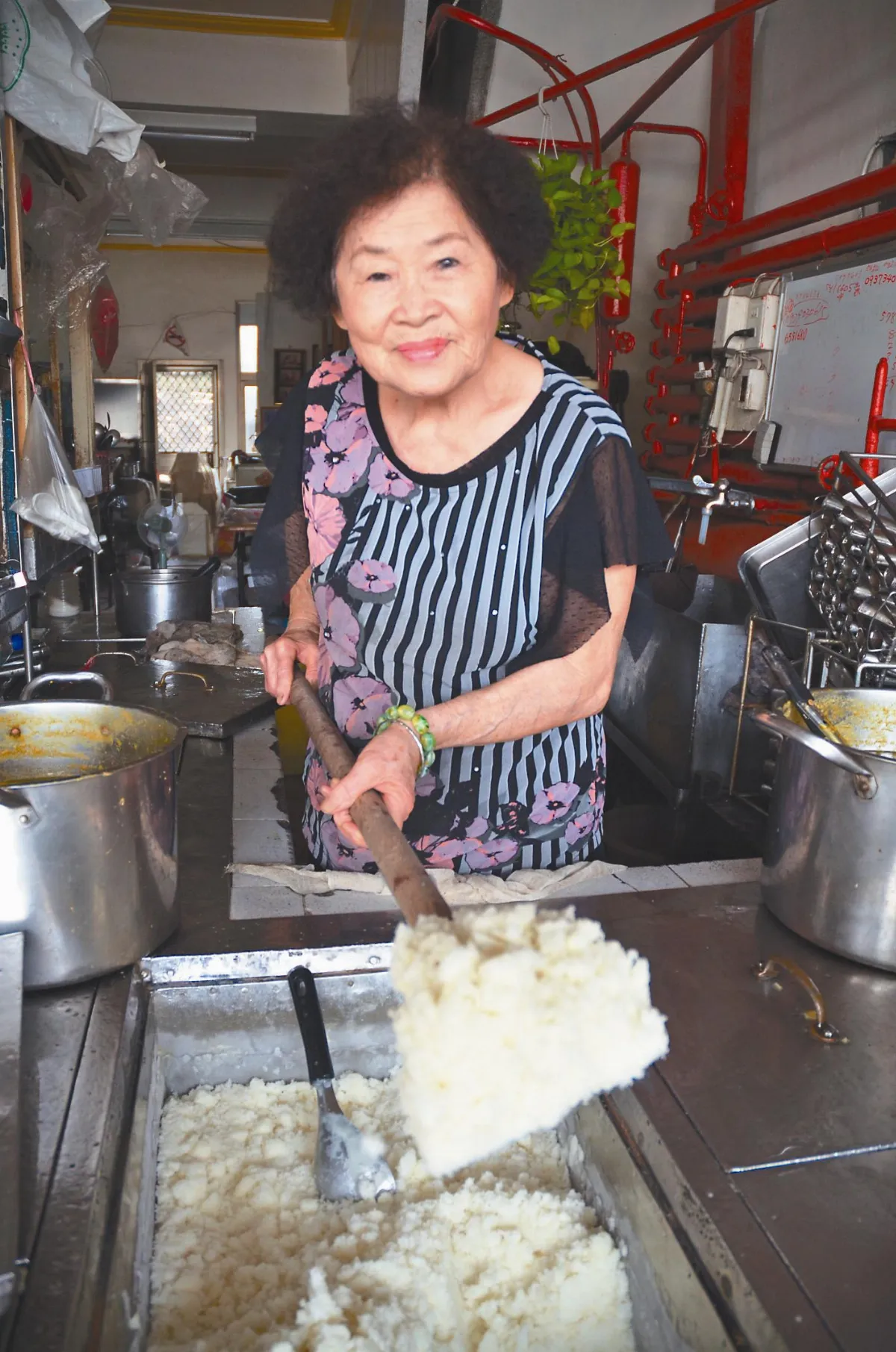 8旬阿燕姨 炒冰一甲子不停歇