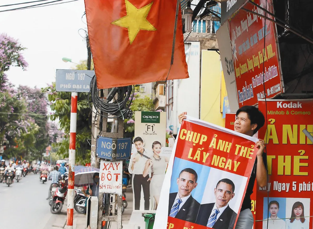 歐巴馬訪越南 擬解除武器禁運
