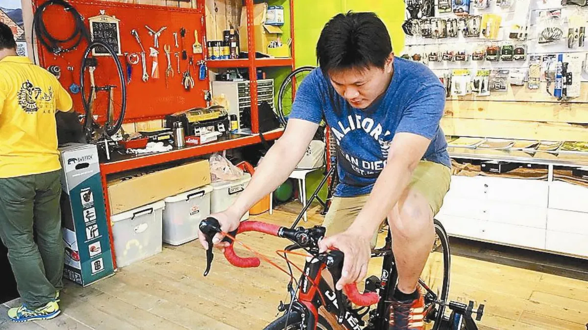 骨癌重創拳擊手 改騎單車站起來