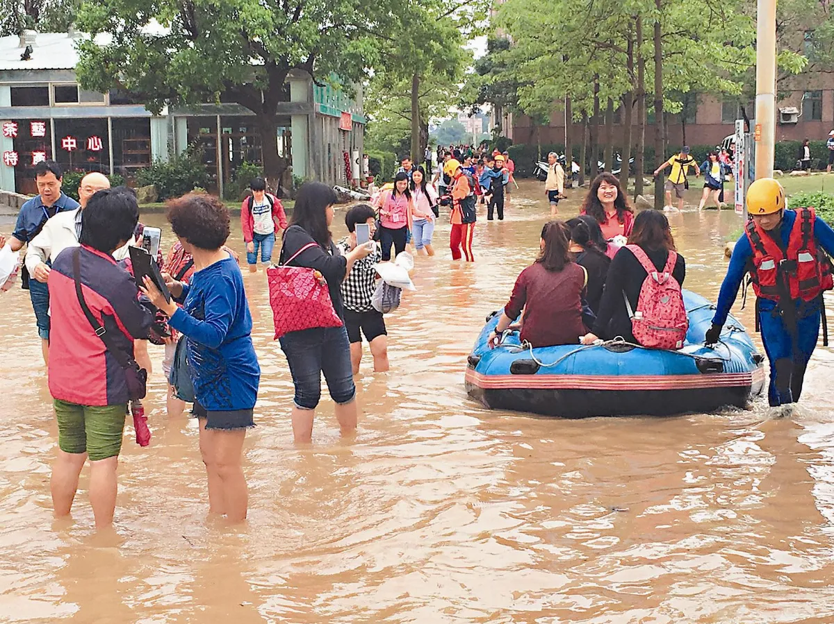 金門驟降豪雨 農田成汪洋