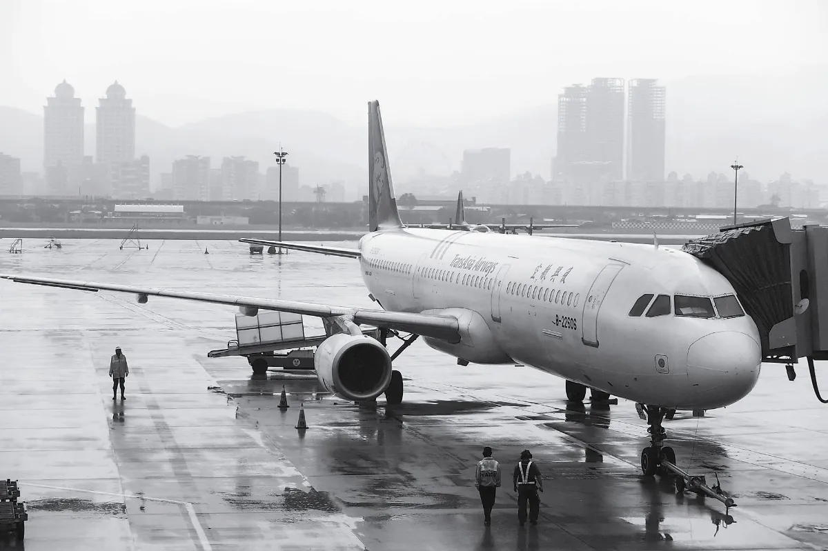 讀人讀景  在機場憶老友