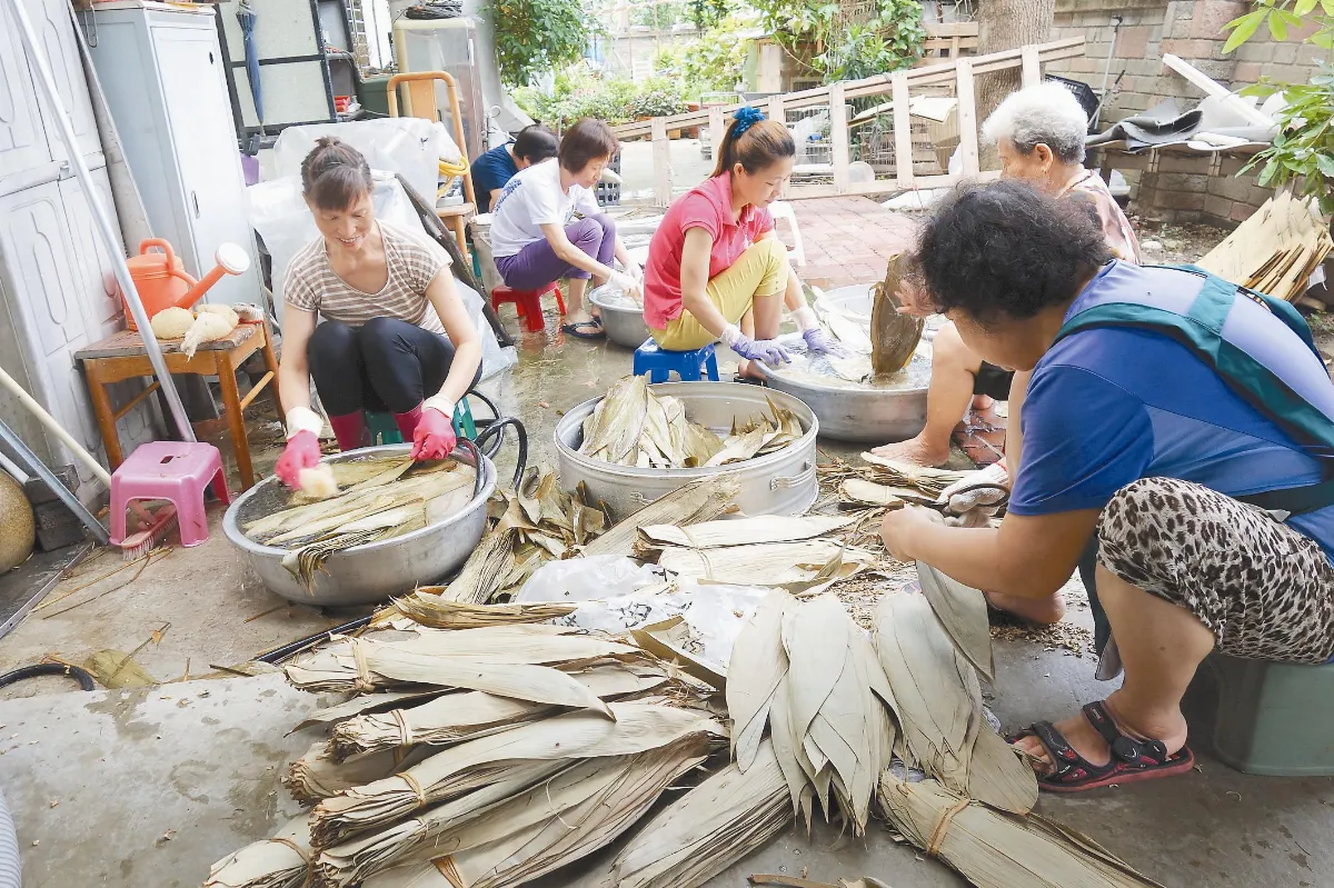 包粽低頭族 多動保骨少傷害
