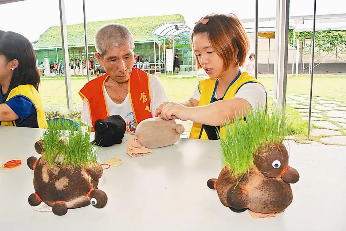 不畏嘲諷 小小人勇敢分享