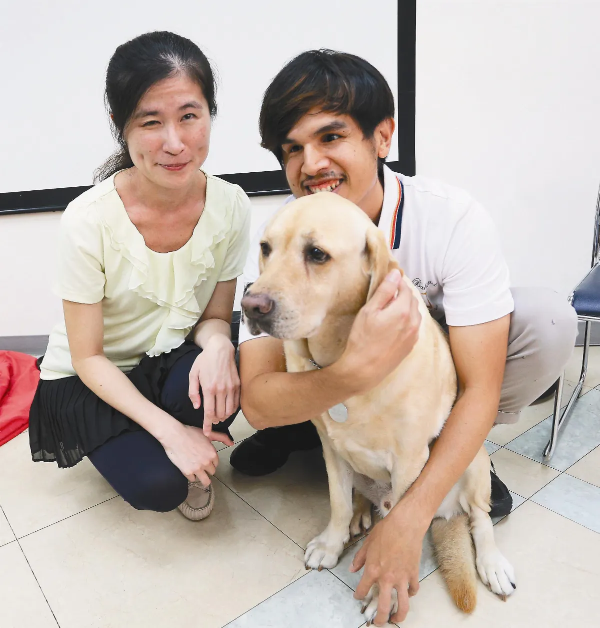 首隻出國導盲犬 瑞斯退休了