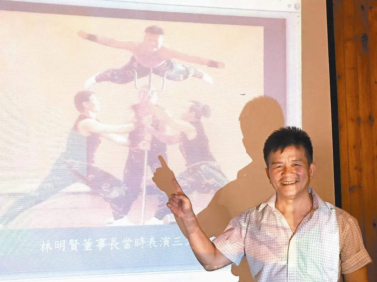 雜技奇人 國中學歷拿碩士