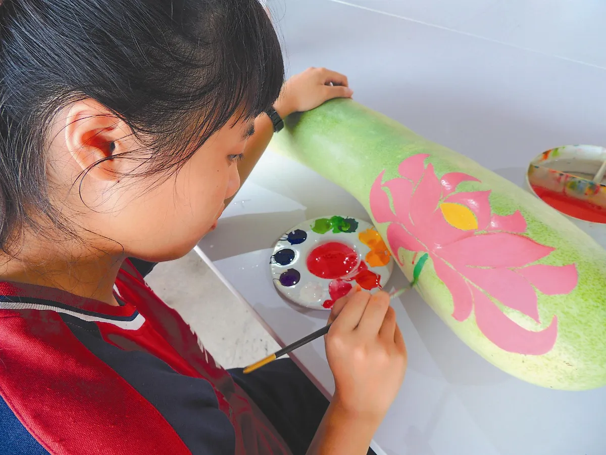 彩繪翠瓜 學生綻放創意