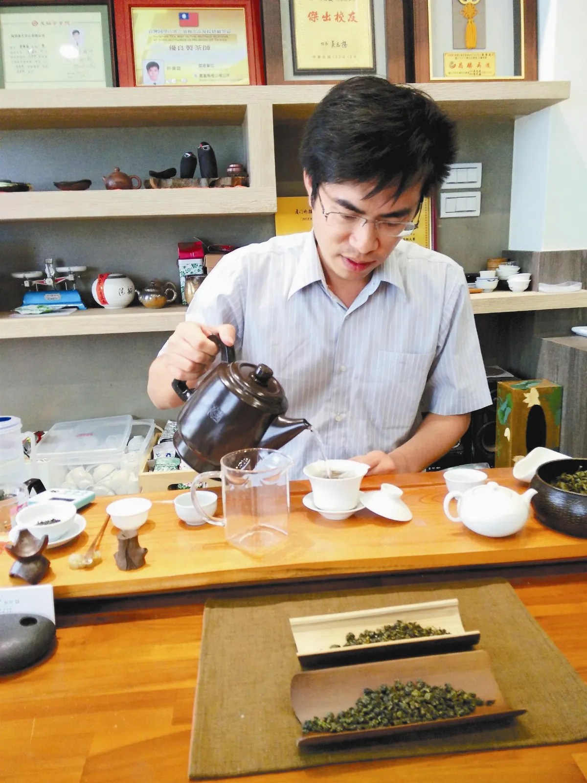 大學教授許偉庭 紓壓沏出茶人生