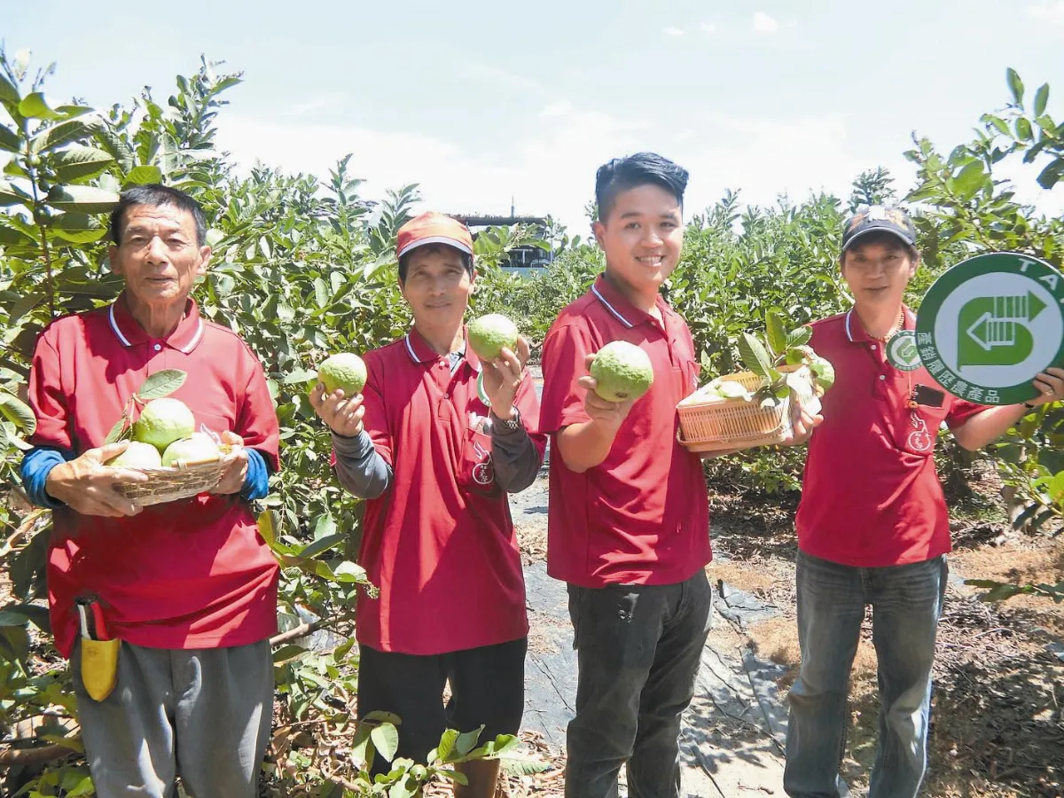 芭樂哥率老農 國宴上菜