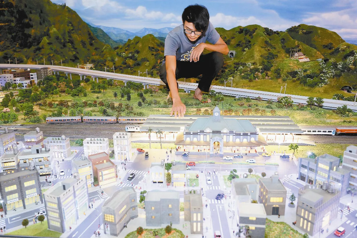 「想喝縮小藥水 坐進火車模型」 哈瑪星鐵道館 把鐵路變迷你了
