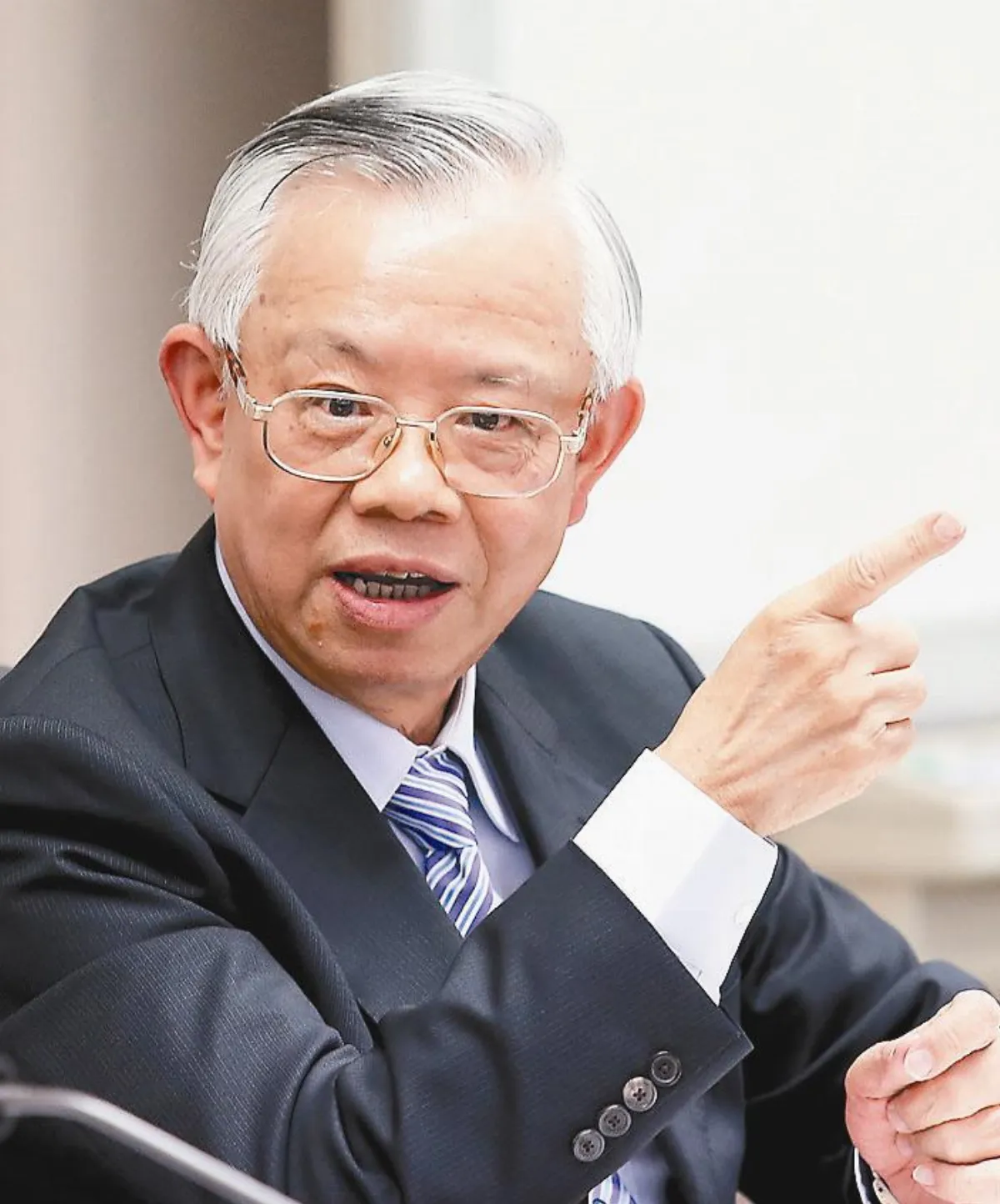 彭式減碳 巴拿馬衫取代西裝