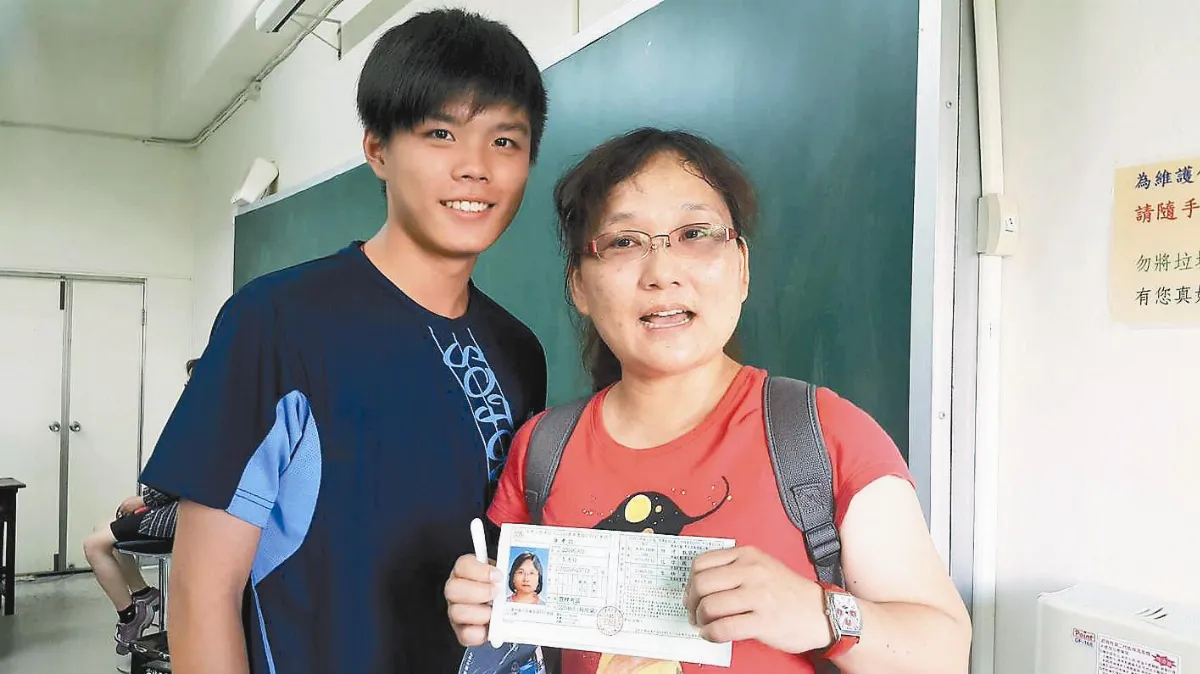 陪學生一起考 師：比我高分有賞