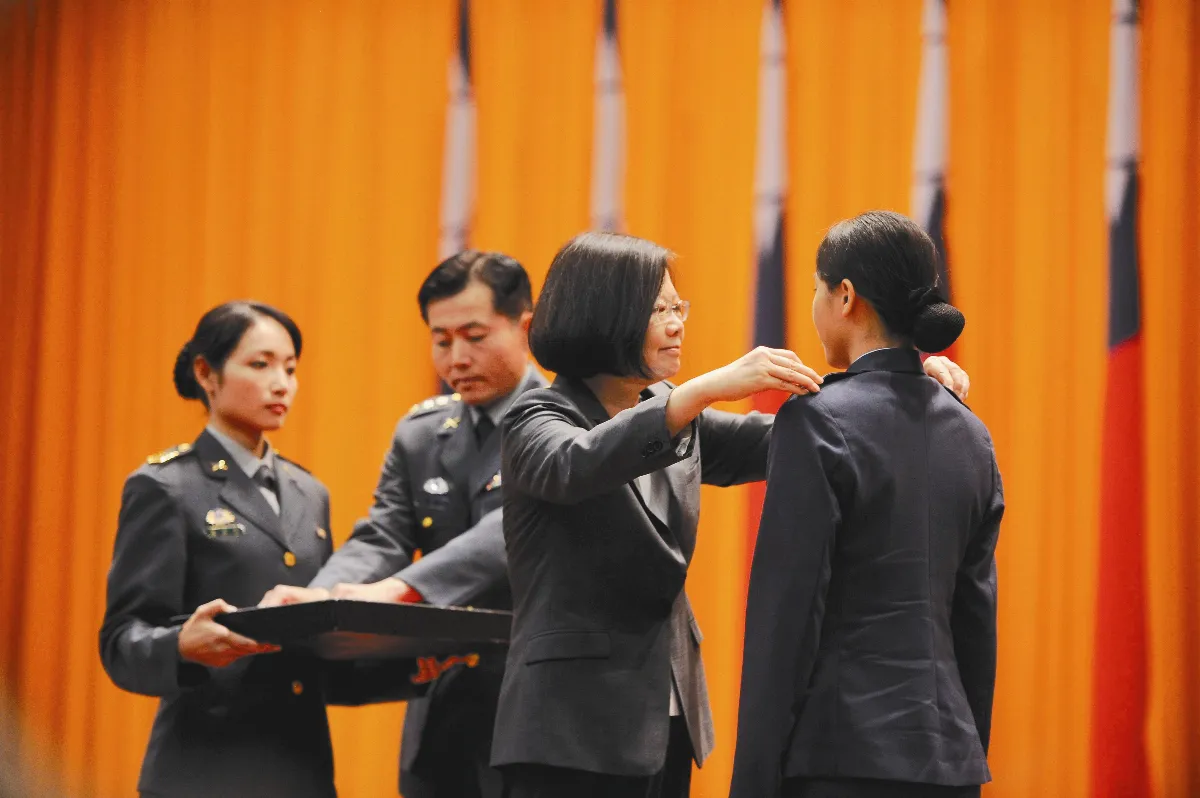 總統：大刀闊斧改革國軍