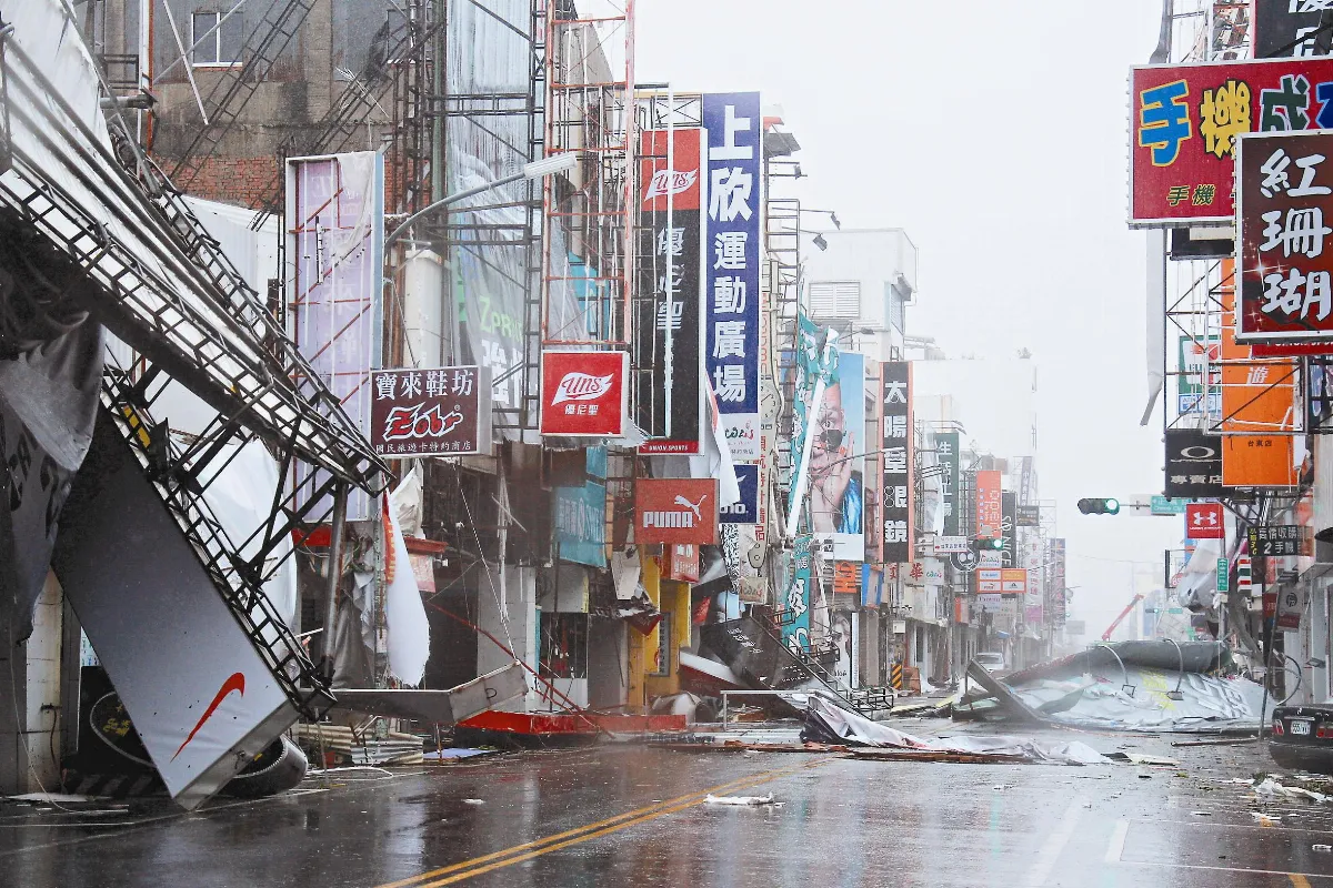 尼伯特灌台東 風力100年最強