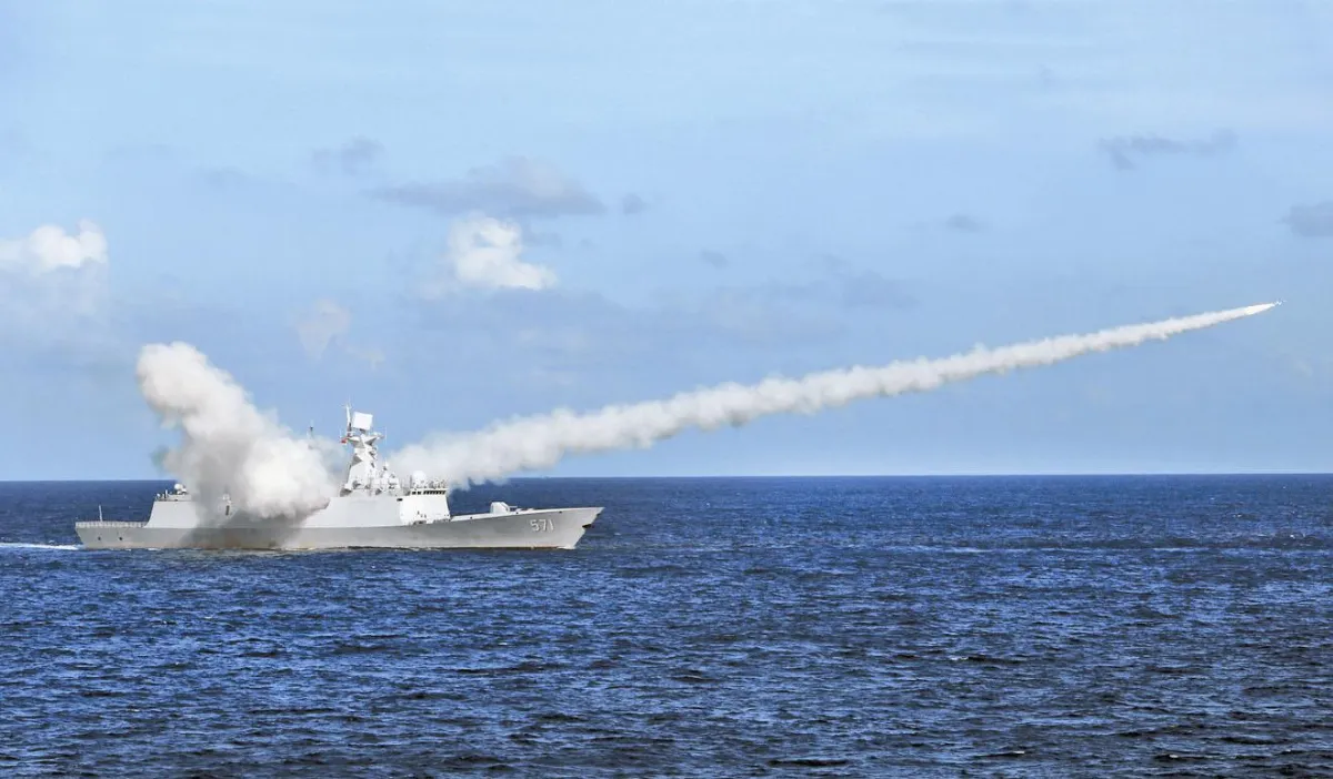 南海裁決前夕 陸戰役級軍演秀肌肉
