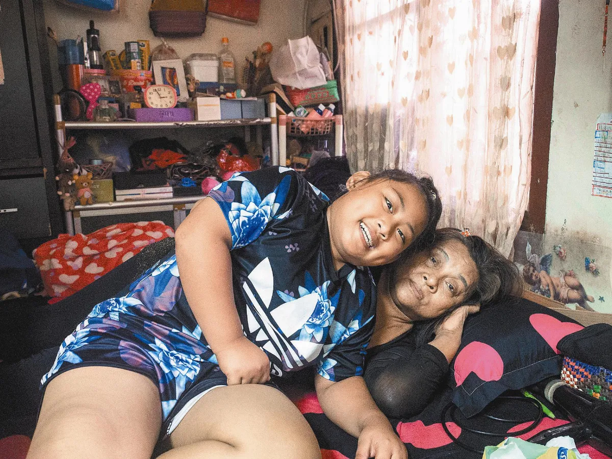她12 歲 念大班開始顧阿嬤