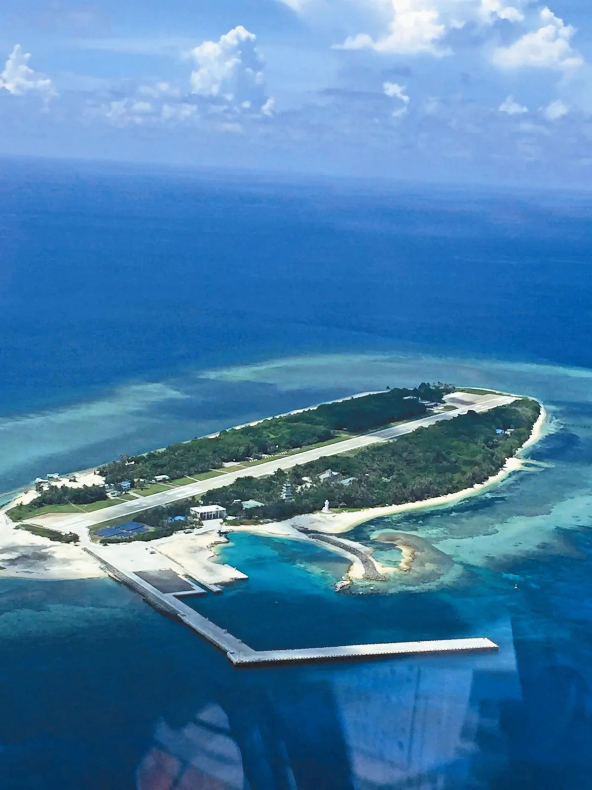 藍綠8立委 登太平島