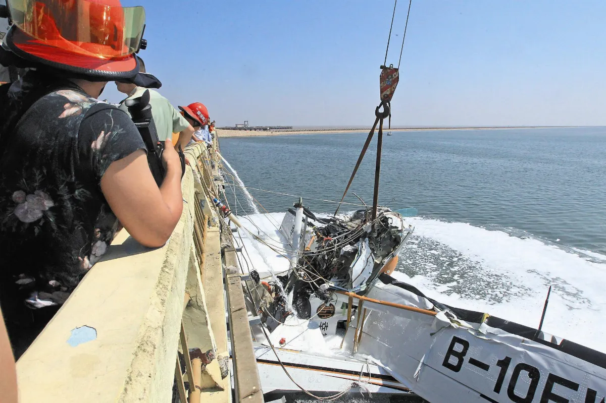 上海水上飛機撞橋 5死