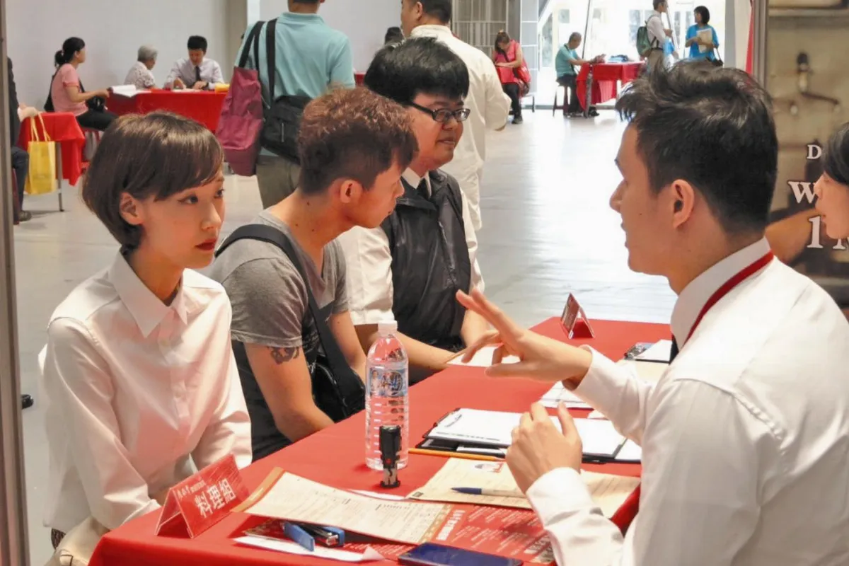 窩在家不工作 父母寵出永恆少年