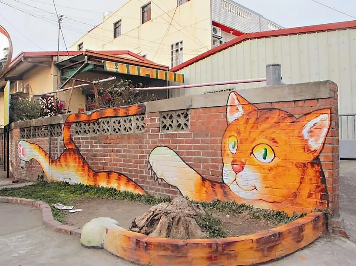 【美哉斯土】 屋頂上的貓