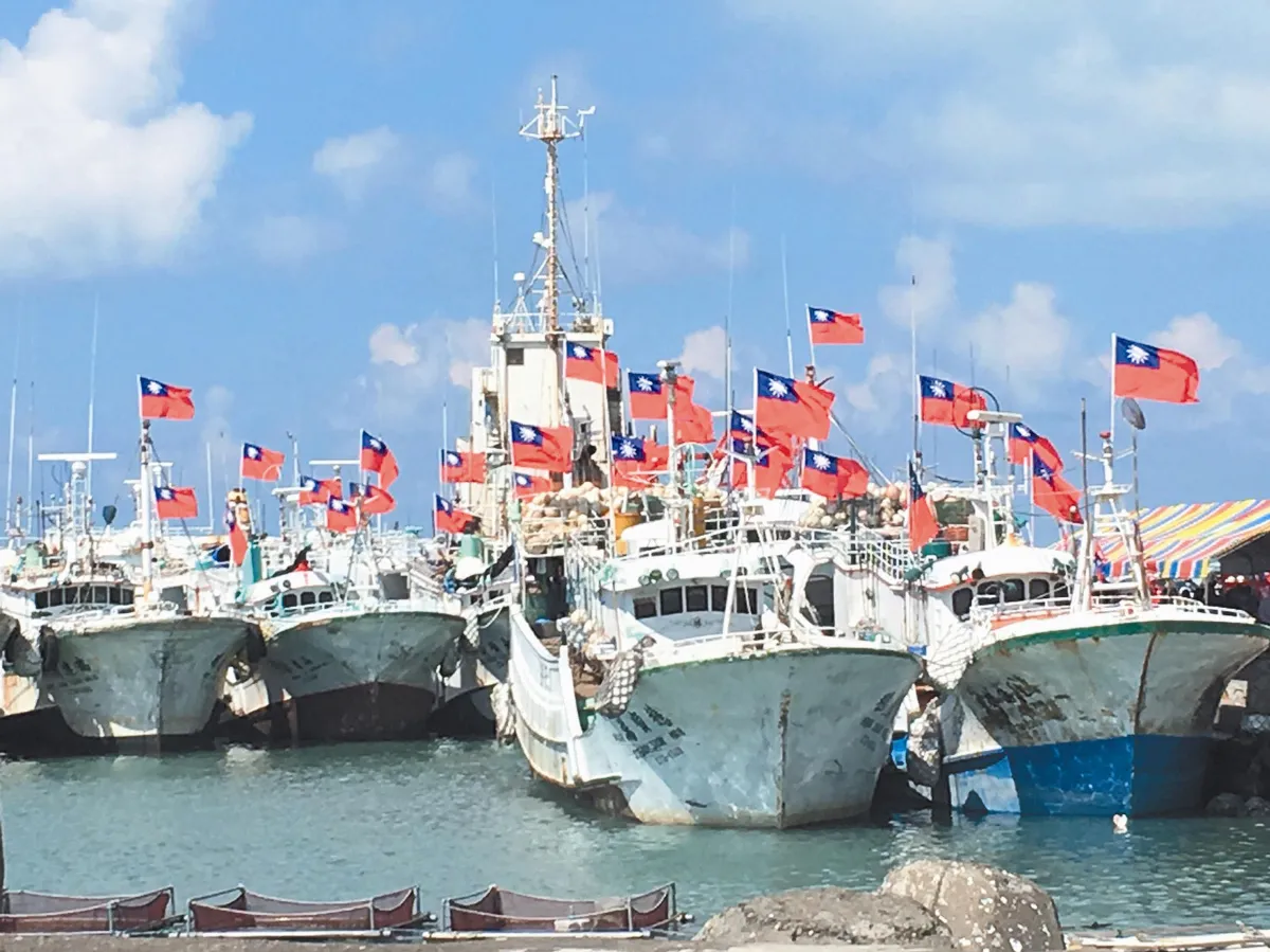 3漁船登太平島 任務達陣